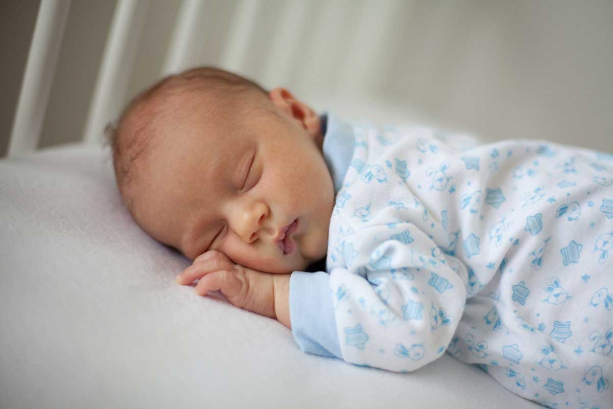 Common Breastfeeding Problems: Baby Won't Wake