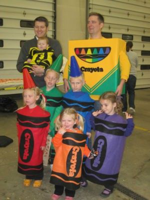 Crayon Group Costume Halloween 2022 Family Costume Ideas