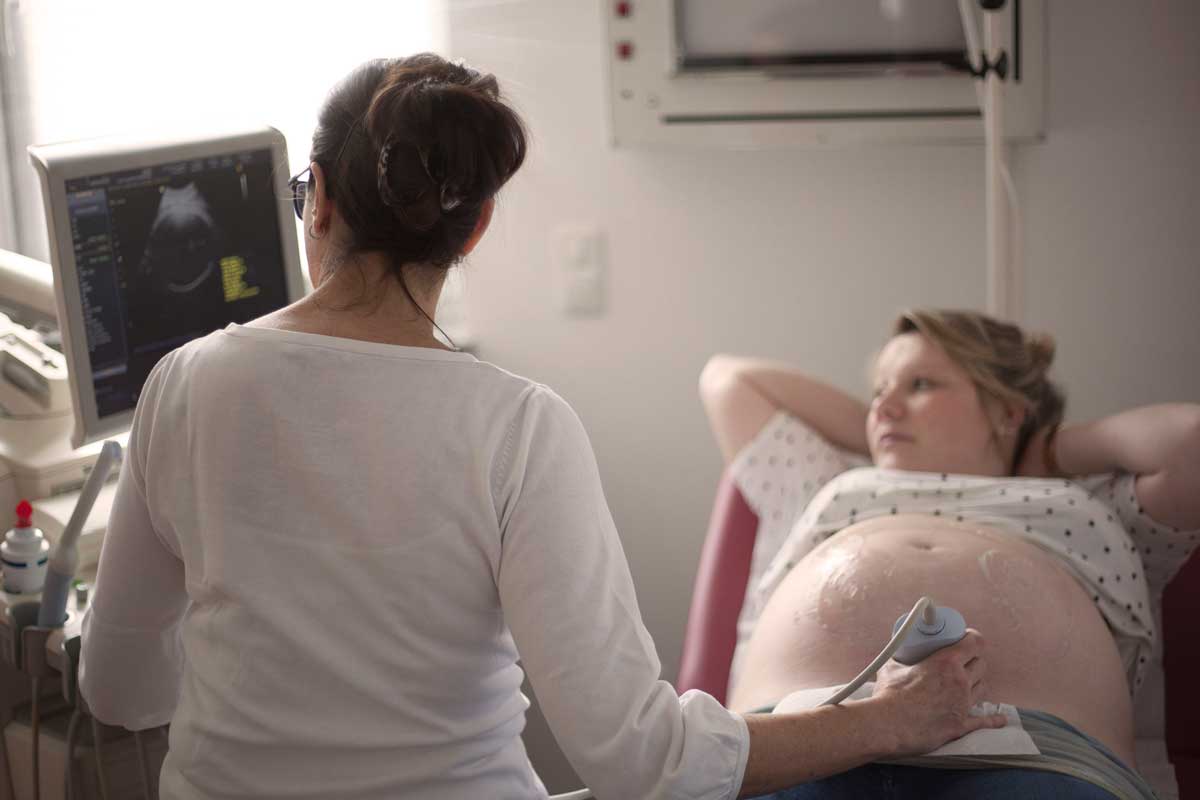 pregnant woman at sonogram