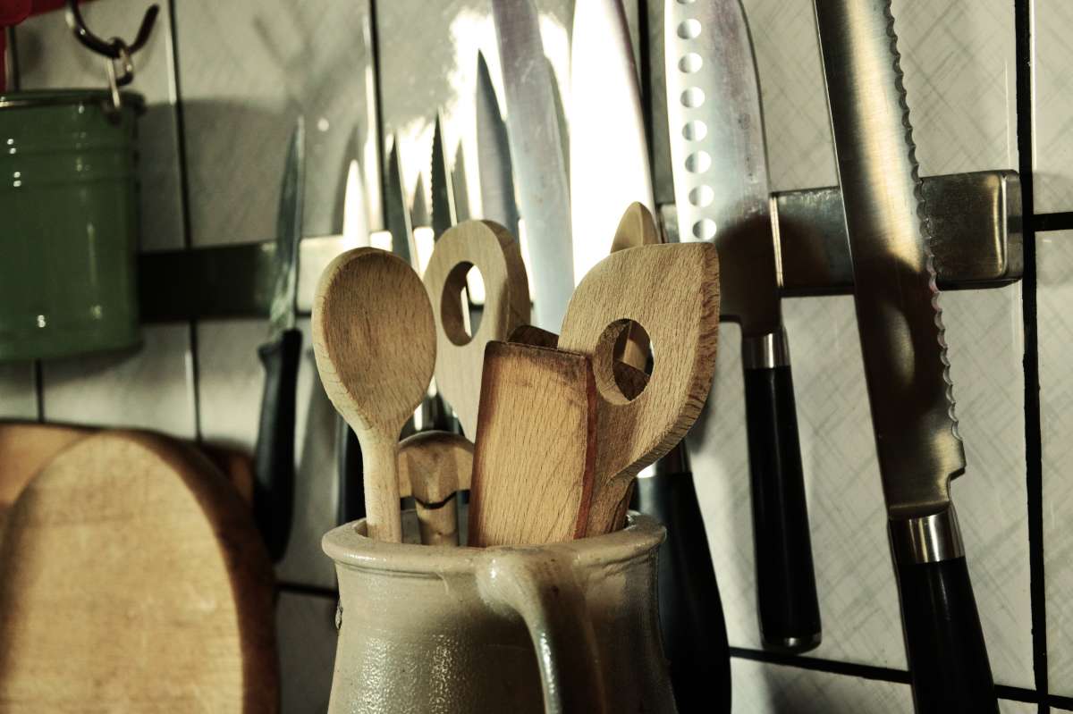 Keep kitchen spoons organized in a pot