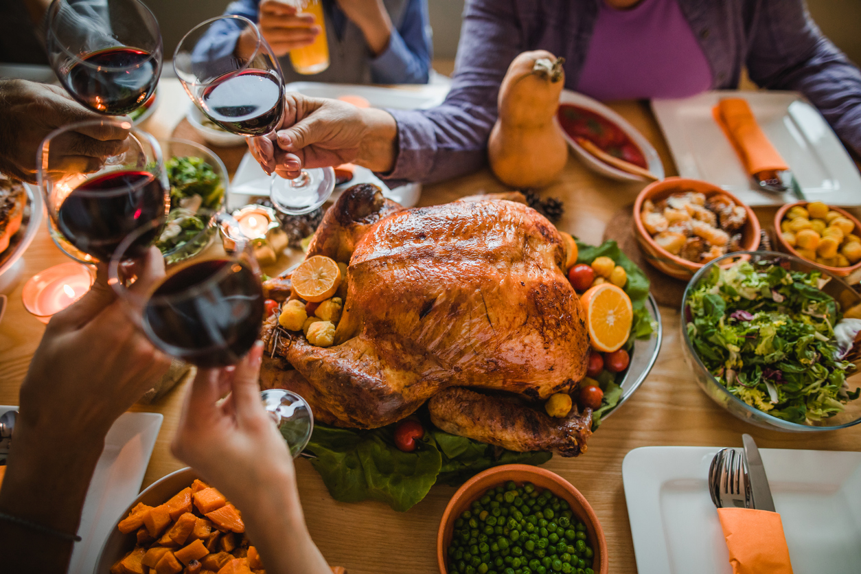 5 Thanksgiving Dinner Table Topics That Don't Involve Politics