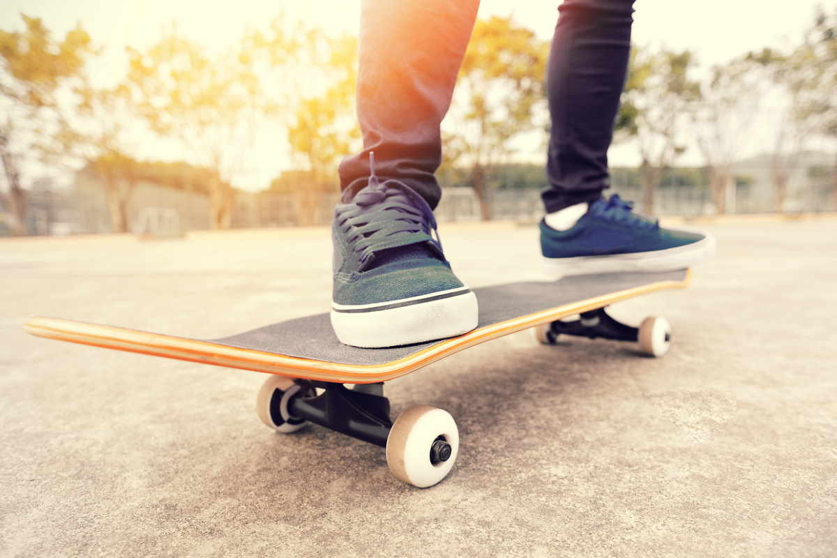 Skateboards Mini Cruiser Skate Board for Childen Boys Girls Youths Beginners Kids Skateboard 6-12 Kids Gifts Black