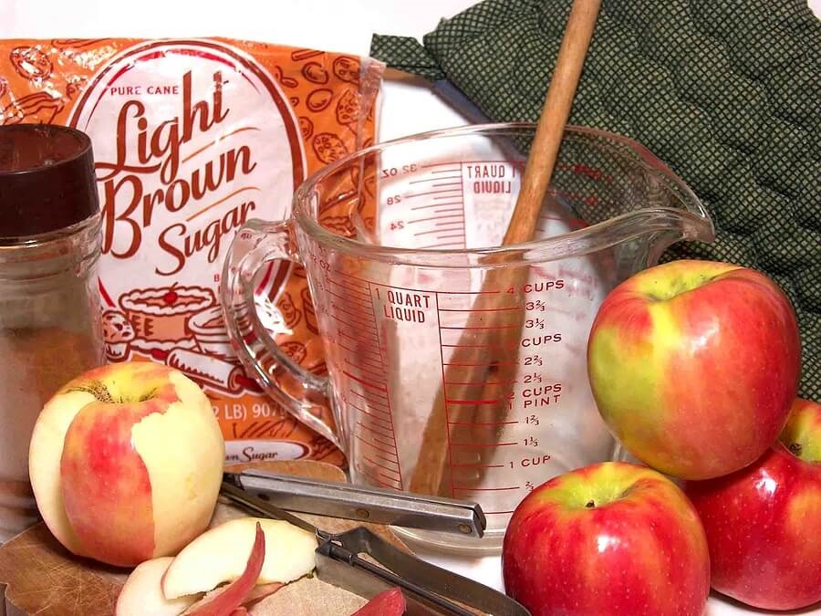 Ingredients for an apple pie.