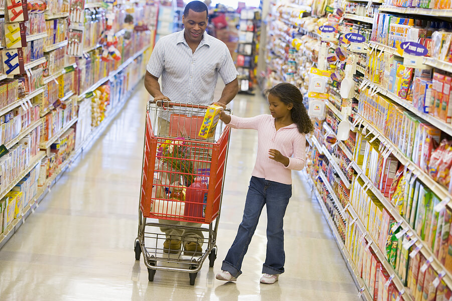 Tips for Learning Outside of School, Dad and girl grocery shopping together as learning activity