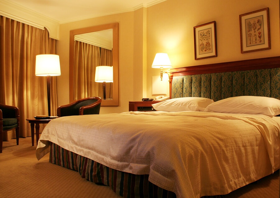 HotelRoom,Bed