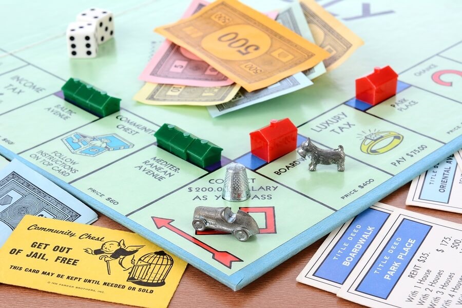 Play Monopoly