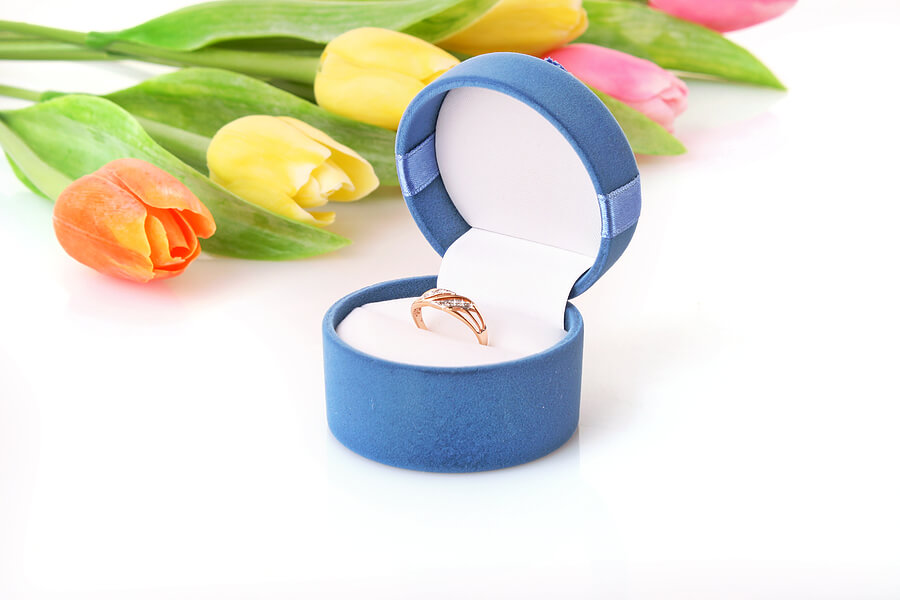 Mothers Day gift, jewelry box with ring and flowers