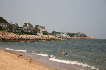 Swimminginthesurf,wavesatthebeach