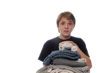 Teenboyholdinglaundry