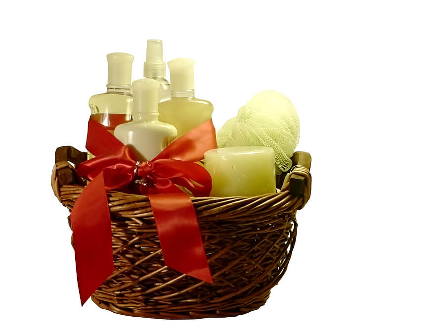 Christmas gifts for anyone, gift basket of bath products