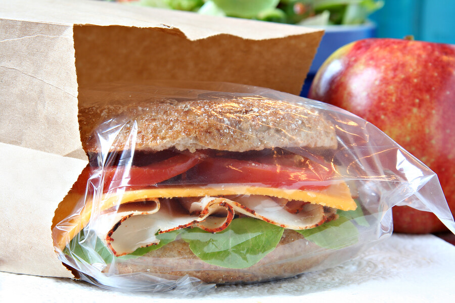 Green school lunch ideas, school lunch with sandwich bag