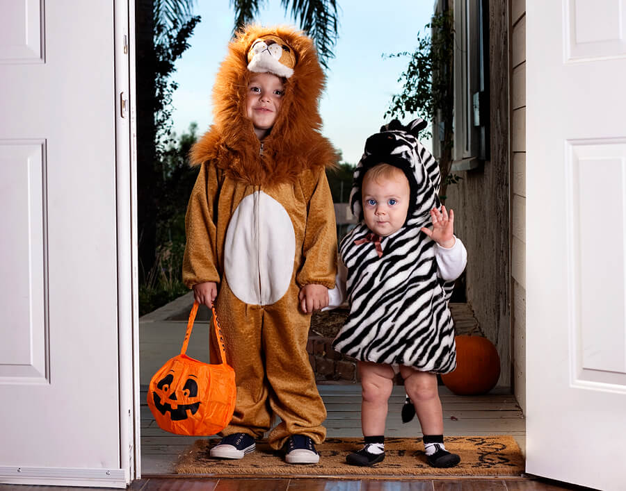 Halloween safety tip, children in safe Halloween costumes