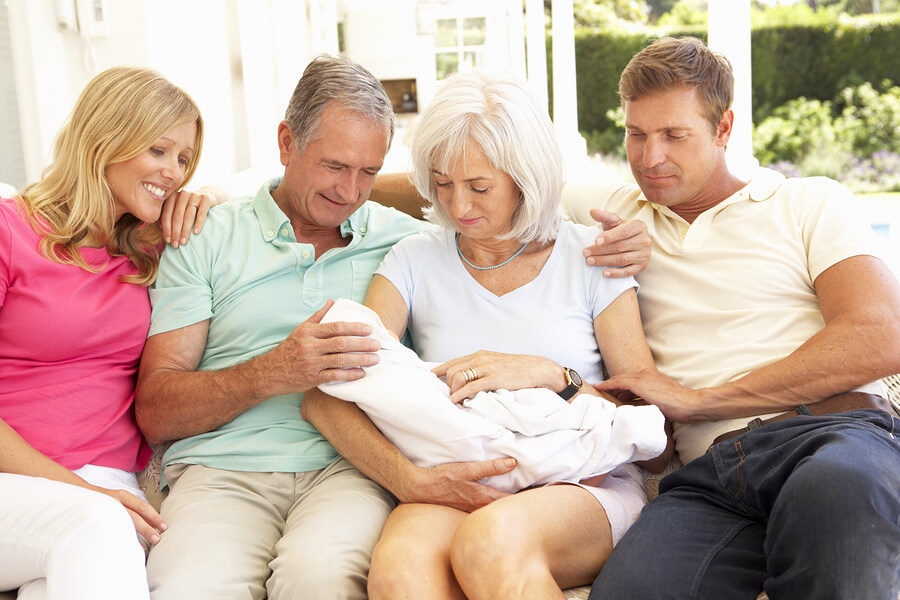 pregnancy decisions, when grandparents can meet baby