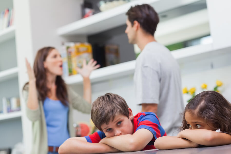 parents fighting in front of kids