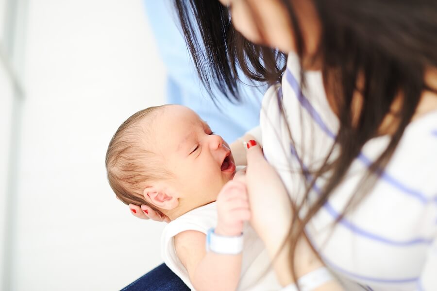 pregnancy decisions, breastfeeding or bottlefeeding