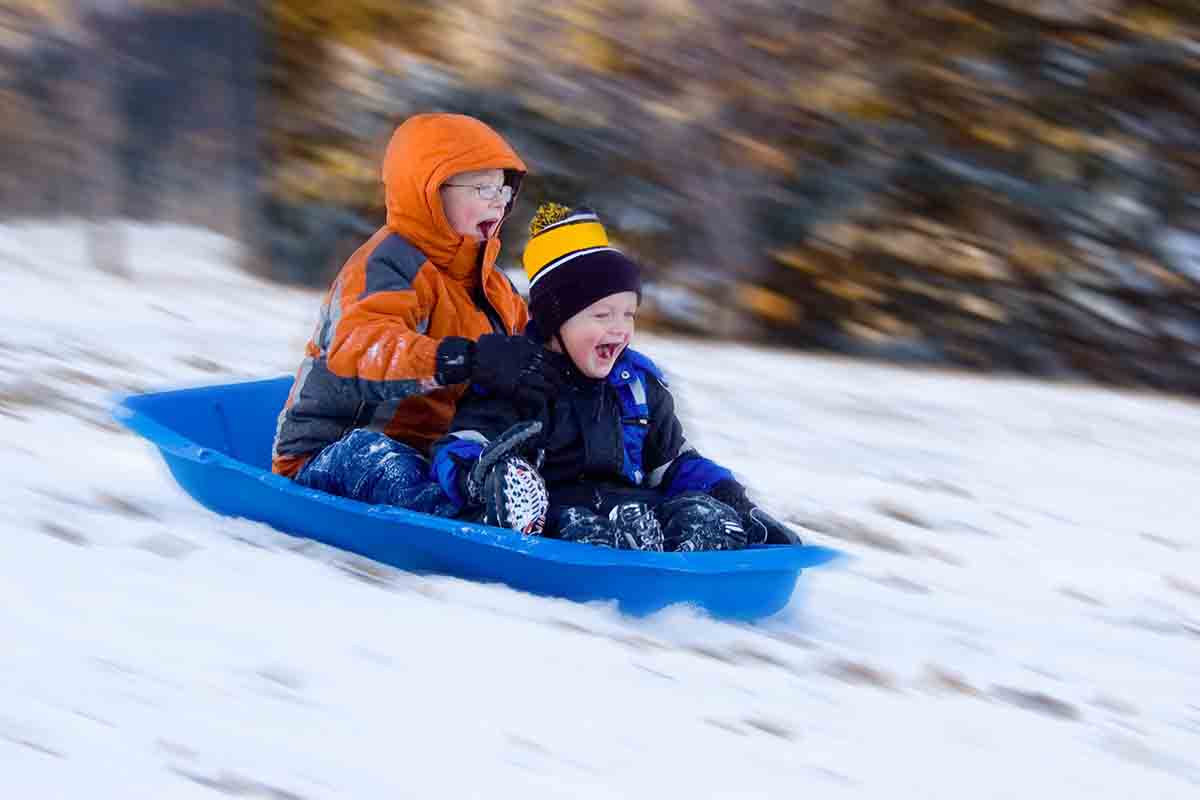 Borlai Inflatable Sled Kids Winter Snow Raft Children Snow Rider with Grip Handles 