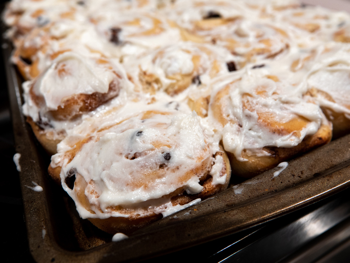 Cinnamon Roll Cream Cheese Frosting