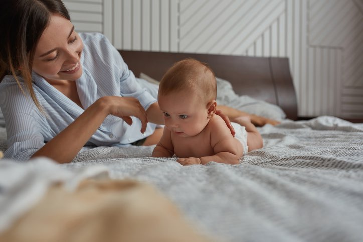 How to Help Your Baby Roll Over 