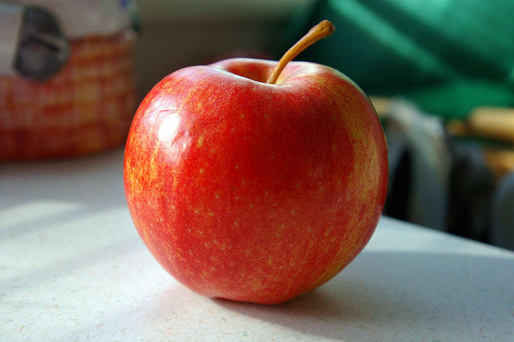 10 superfoods for kids - apple