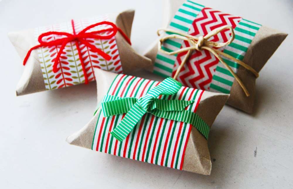 Gift boxes made with toilet paper rolls decorated with washi tape