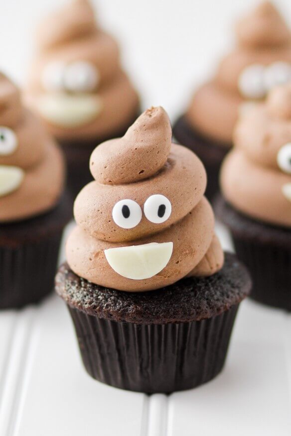emoji poop cupcakes