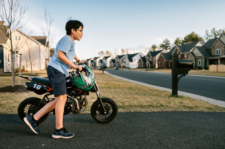 How Old Do Kids Need to be to Ride a Dirt Bike?