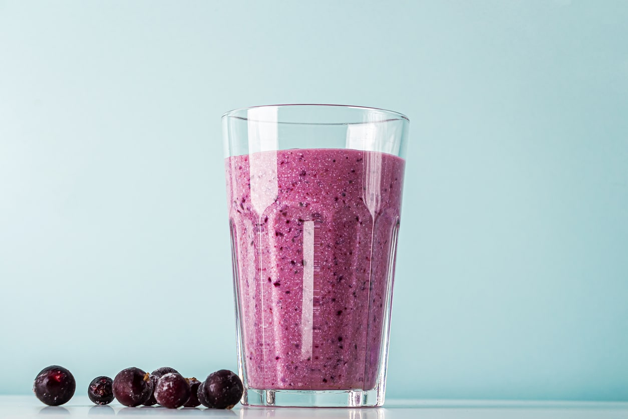 Healthy smoothie for postpartum diet