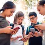 Pros and cons of allowing cell phones in school
