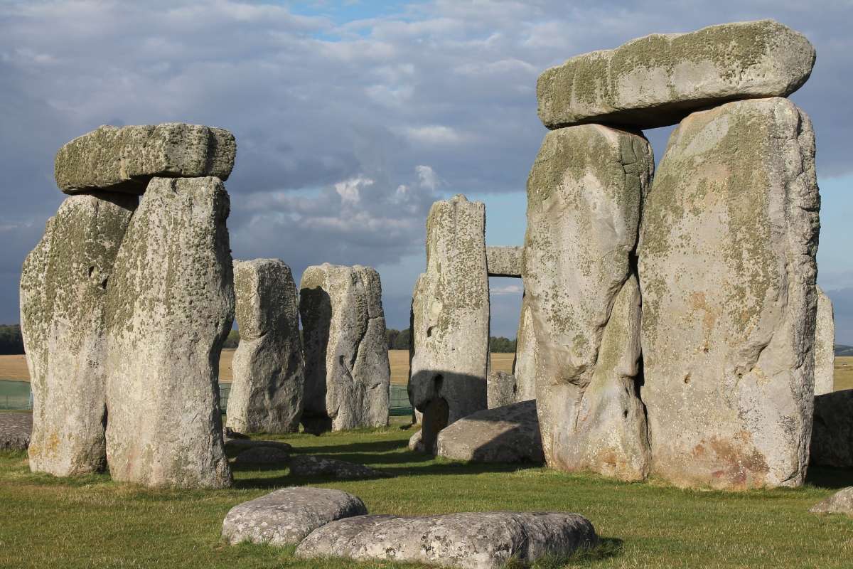 Build your own version of Stonehenge