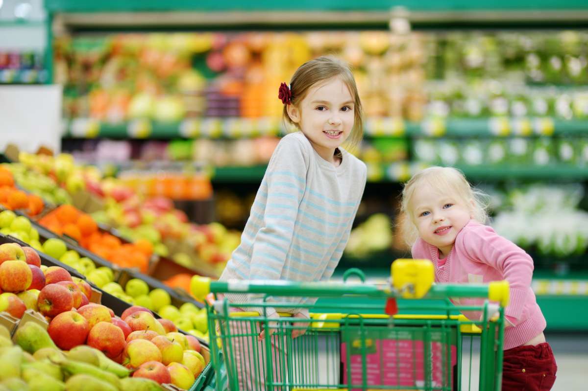 10 superfoods for kids shopping fruit and vegetables