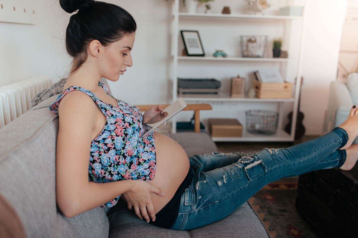 pregnant woman on social media