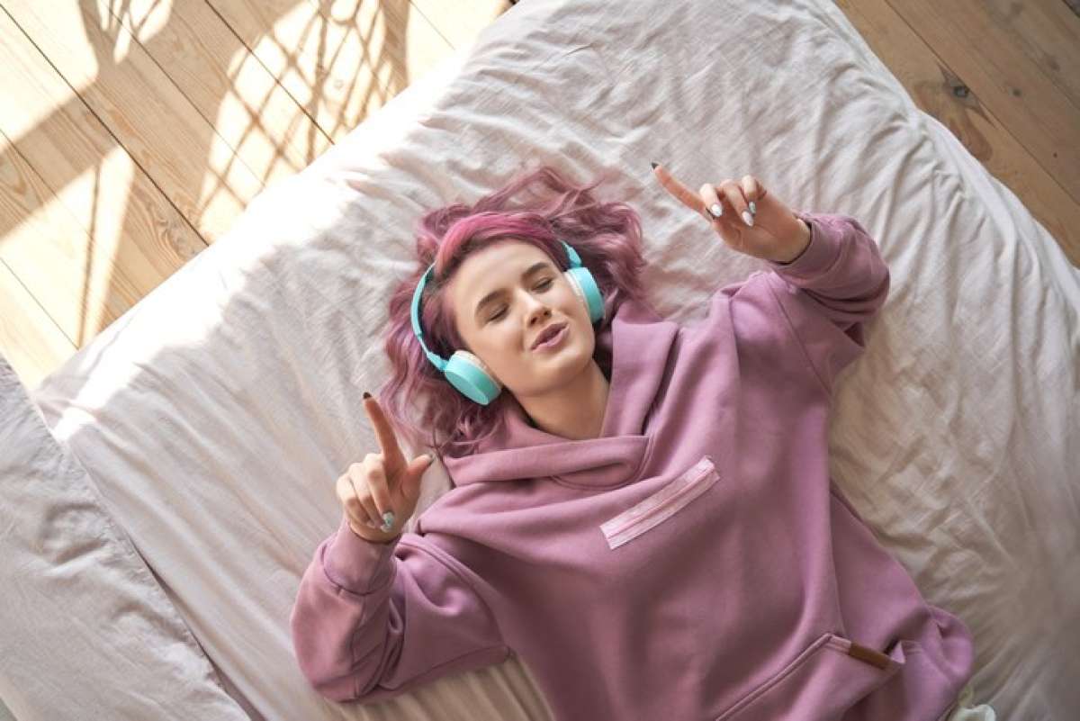 15 of the Best Podcasts for Teens That Are Funny & Educational -  FamilyEducation