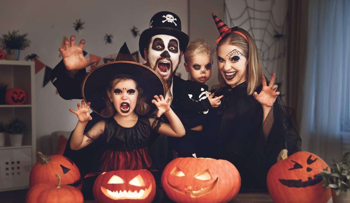 23 Creative Family Halloween Costumes for 2022 