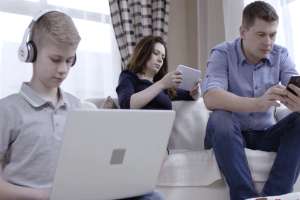 8 Quick Tips for Curbing Your Family's Screen Time