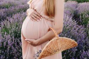 10 Great Maternity Photoshoot Ideas