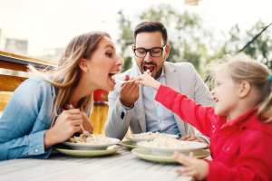 Tips for Taking Picky Eaters Out to Eat at Restaurants