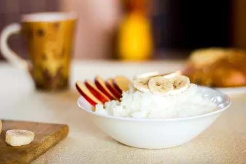 High fiber foods like bananas, rice, apples and toast can tame tummy troubles 