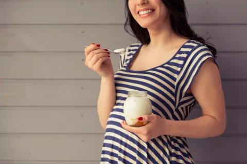 when do food cravings start during pregnancy