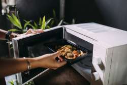 14 Easy Microwave Meals Even Teens Can Make