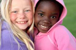 CaucasianandAfricanAmericangirlfriends