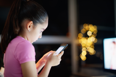 The Problems and Dangers of Posting Kids on Social Media_featured image