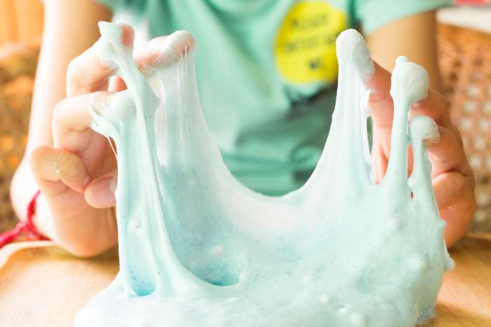 kid making non toxic slime recipe