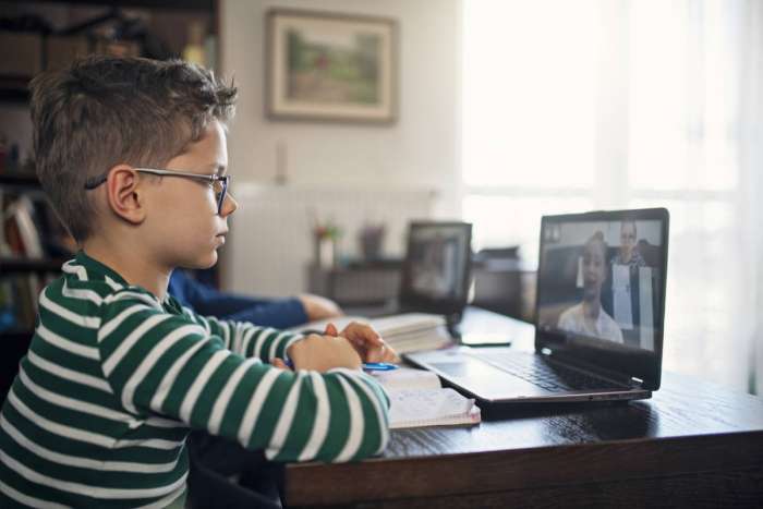 teachers, this is what parents need you to know about at-home learning