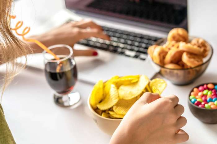 5 ingenious ways to stop all day snacking during quarantine