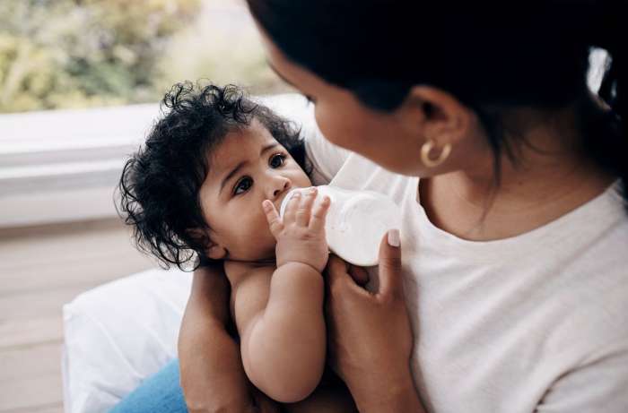 Introducing Your Breastfed Baby to Bottle-Feedings