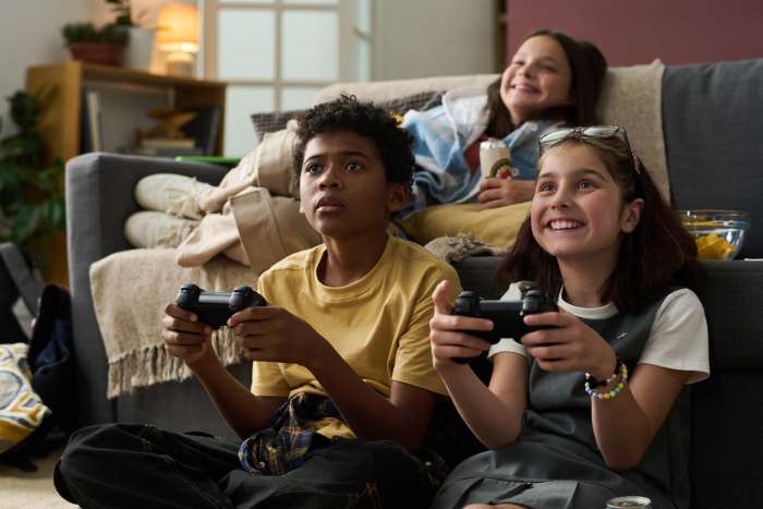 kids playing video games