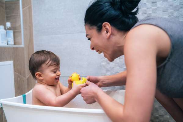 Baby's Bath Toys: Features to Look Out For!