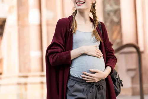 Maternity Clothing Staples That Will Last All Three Trimesters -  FamilyEducation